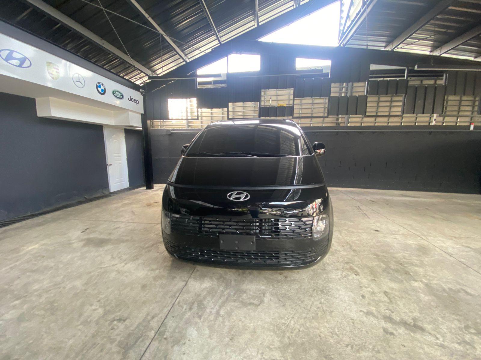 Hyundai staria 2025