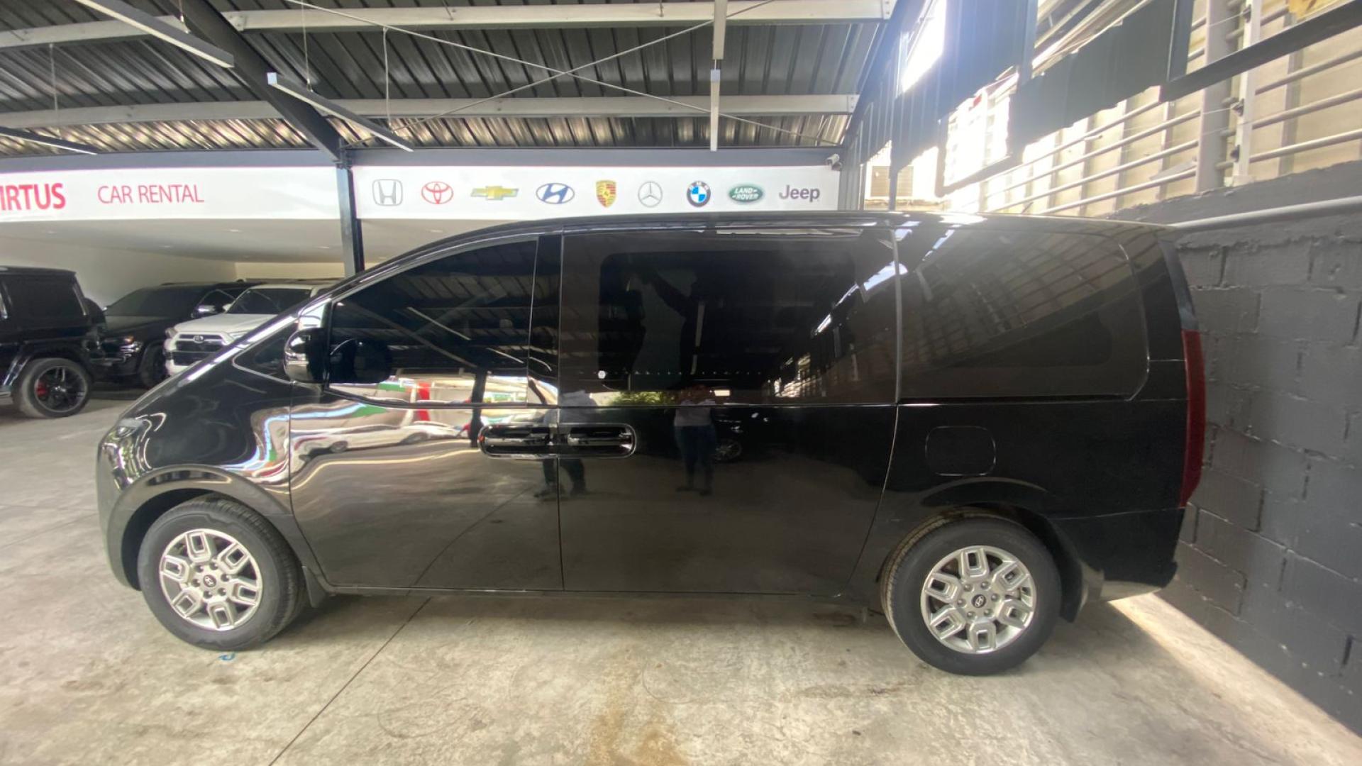 Hyundai staria 2025