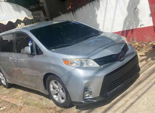 Toyota Siena 2020